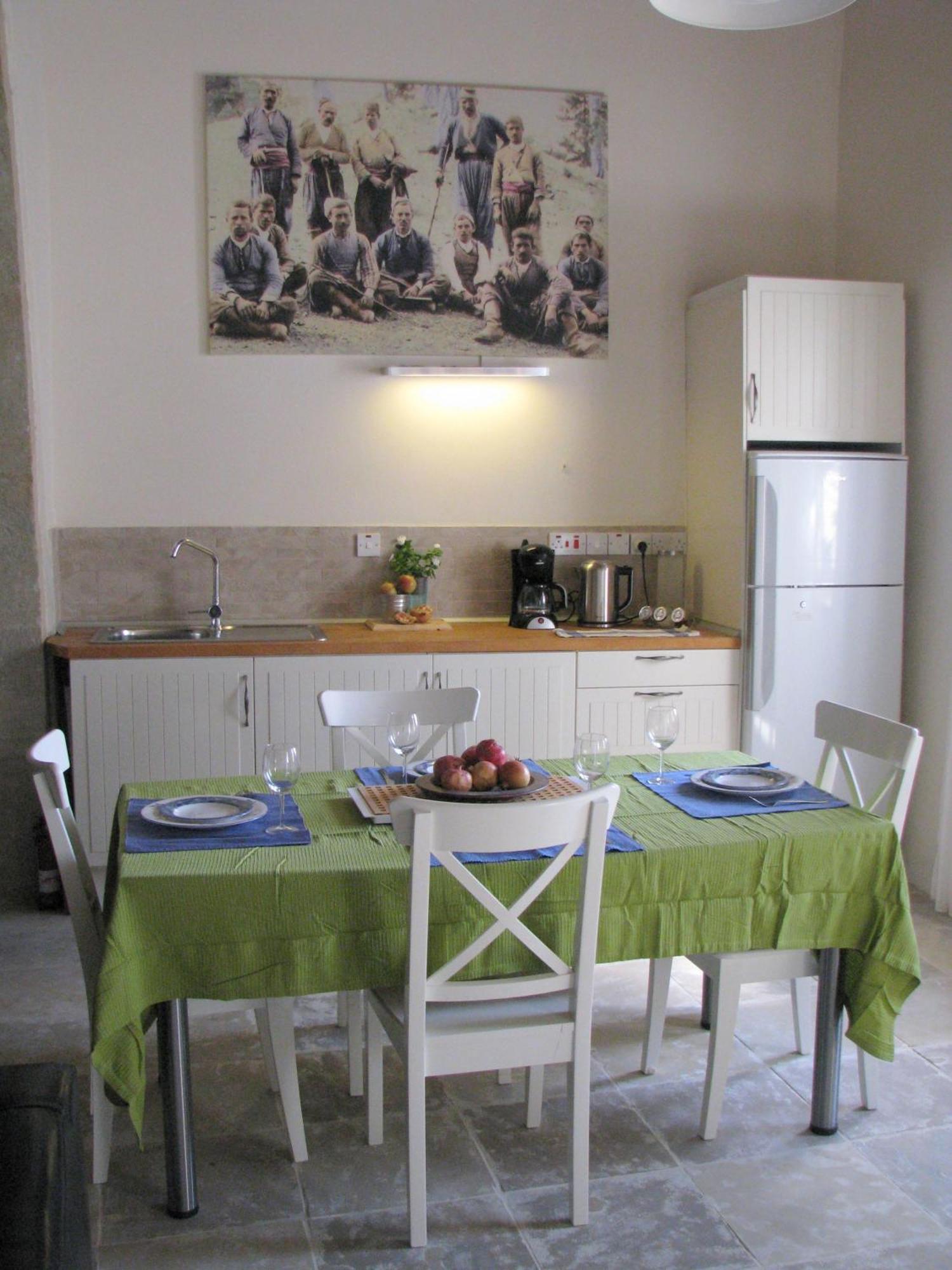 Dolphin Guest House And Studios Tochni Bilik gambar
