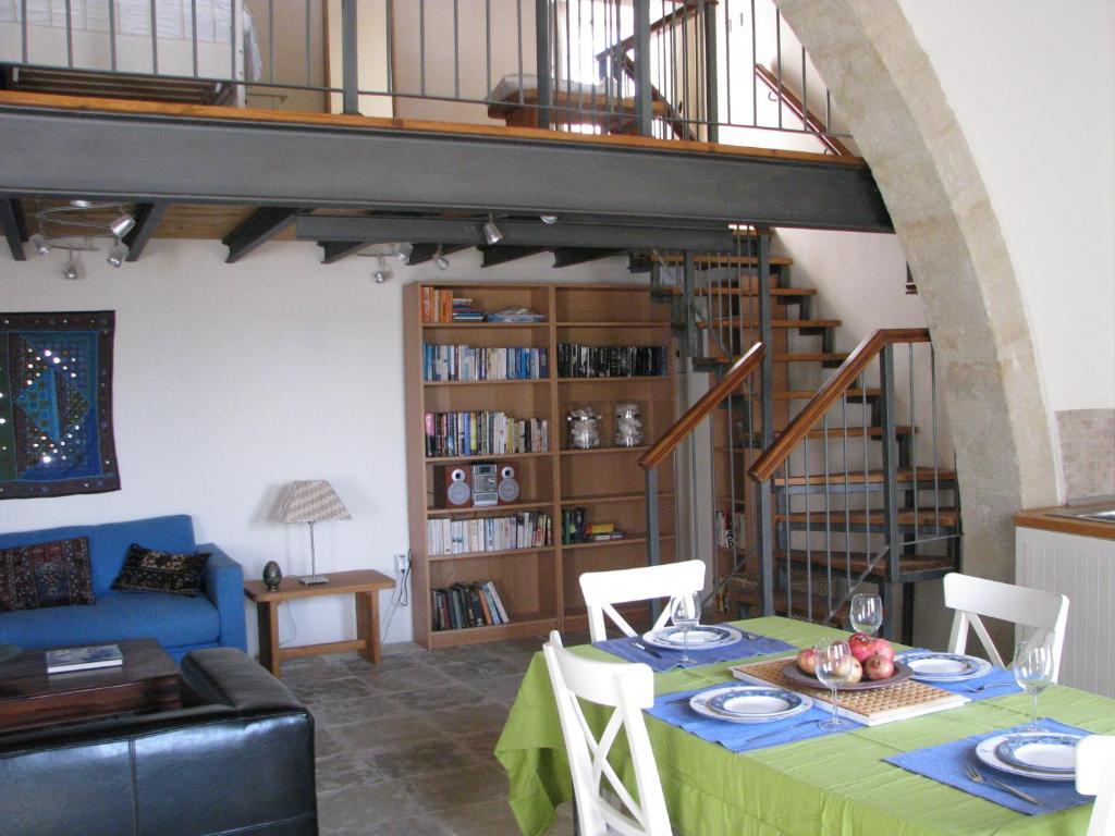 Dolphin Guest House And Studios Tochni Bilik gambar